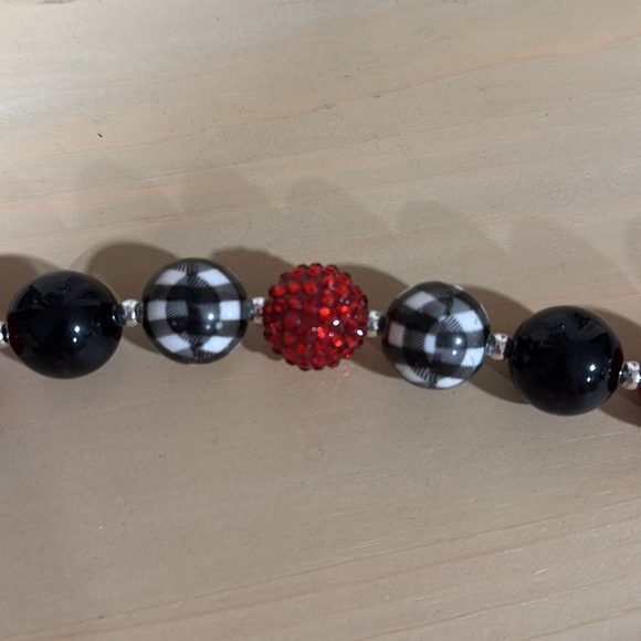 Super Cute Red/ Black Necklace - Picture 3 of 5